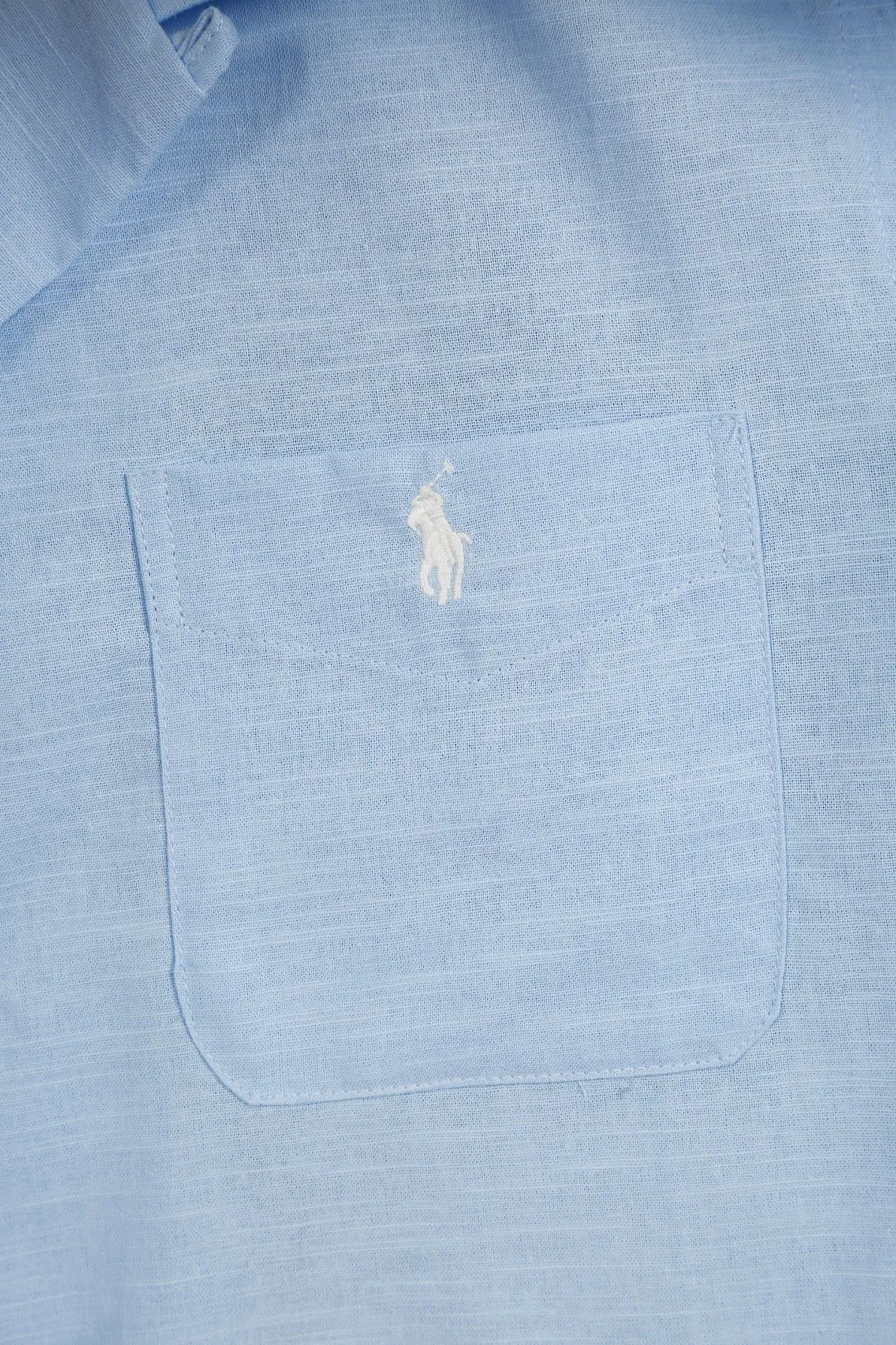 P230 Actual photo [High-end quality] Style number: 25055# Color: Navy blue/off-white/ice blue/light pink/chicken yellow/khaki Size: S to XL - Ralph Lauren/Ralph Lauren 25SS Summer popular high-quality old money style Cuban collar pocket style short-sleeved linen couple shirt - ingeniously restored 95% cotton blended bamboo linen, pre-washed, tight and soft texture ✅ - 100% restored workmanship Complete professional shirt with embedded clips in bifurcated sleeves, top button earrings ✅ - Custom dyed original pearlescent white buttons with different sizes ✅ - Special shaped chiffon foil inside the collar door tube, which is not easy to deform and pull ✅ - Ralph Lauren/linen pocket style short-sleeved shirt. It is different from the classic style and has a niche style. It perfectly combines comfort and high-end. An indispensable piece in summer. It is both cool and textured. It is the king of ins style with every snap. It can be used for commuting and vacationing. There’s no pressure to switch between different styles, and the classics never go out of style.